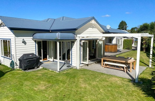 Taradale House | Private Retreat on Church Road Wineries doorstep