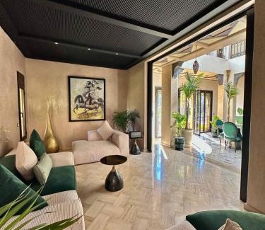 Annakhil Villa | Private Riad Alemania in Marrakesh - Pool - Rooftop