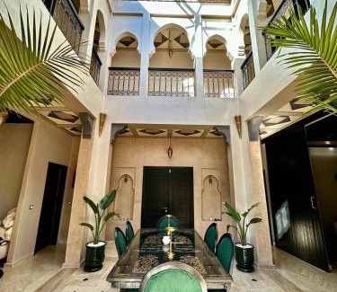 Annakhil Villa | Private Riad Alemania in Marrakesh - Pool - Rooftop