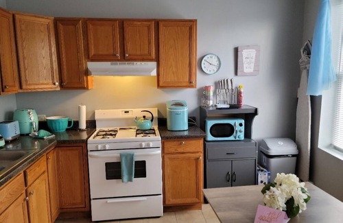 Morgan Park Apartment | Private Romantic 2 Bedroom suite in the beautiful and historic Beverly community