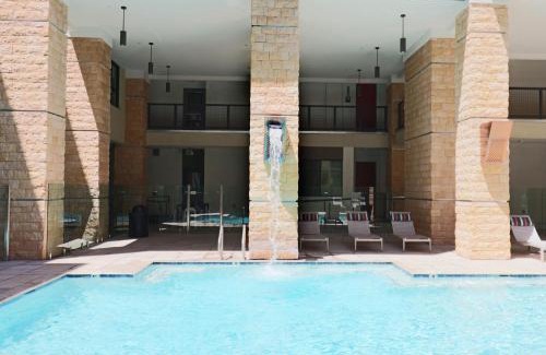 North Scottsdale Apartment | Private Rooftop Terrace - King Bed - Walk Score 81 & Parking 4014