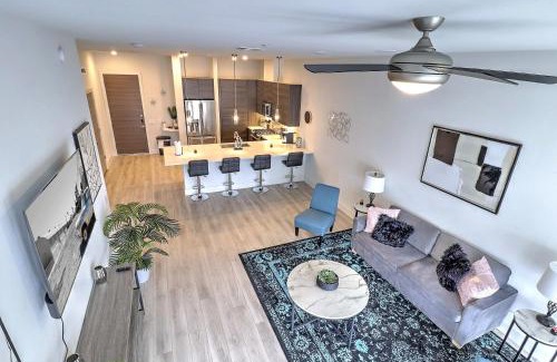 North Scottsdale Apartment | Private Rooftop Terrace - King Bed - Walk Score 81 & Parking 4014