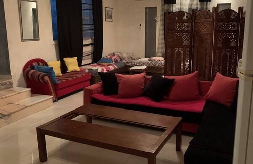 Algiers Resort | Private room ∙ 10 guests