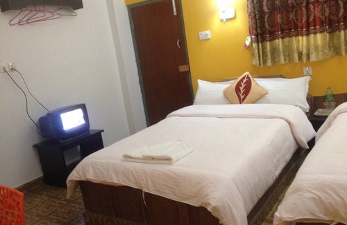Pokhara Resort | Private room ∙ 3 guests