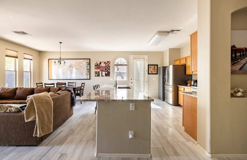 South Mountain House | Private room by South Mountain