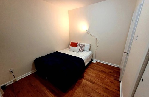 Bathurst Manor Resort | Private room ∙ 1 guest