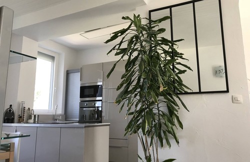 Quartier Beauregard-Boufflers-Buthegnemont-Boudonville House | Private room in a guest house on the street side