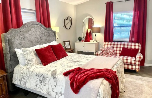 Valley View Bed & Breakfast | Private room in bed and breakfast hosted by Tye