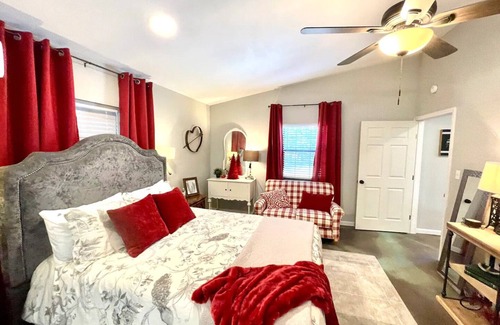 Valley View Bed & Breakfast | Private room in bed and breakfast hosted by Tye