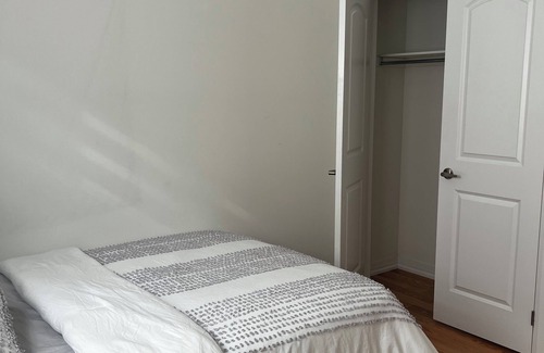 Balm Beach House | Private Room in Markham