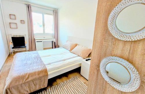 Le Ray House | Private room in renovated apartment - Tram 1 min walk