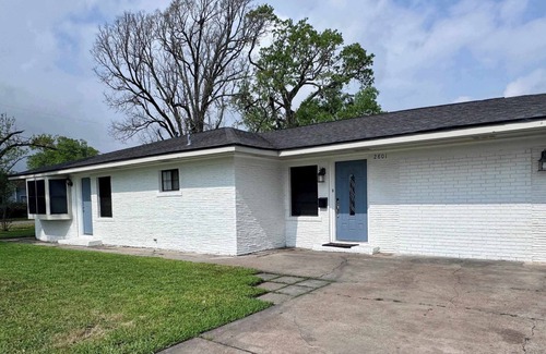 Port Arthur House | Private Room in Spacious 4 BR Home for Professionals