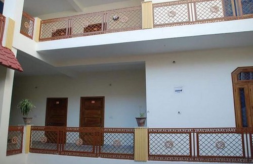Tapovan Villa | Private Room Near Laxman Jhula