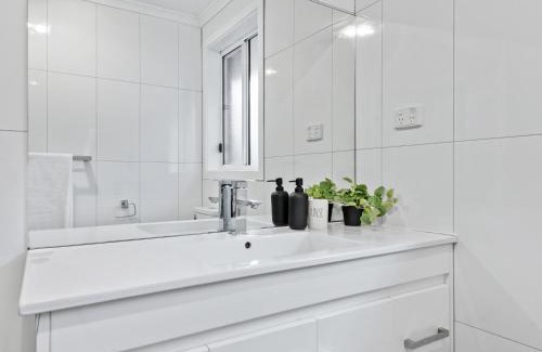 Clayton House | Private Room No.2 beside Monash University, Clayton