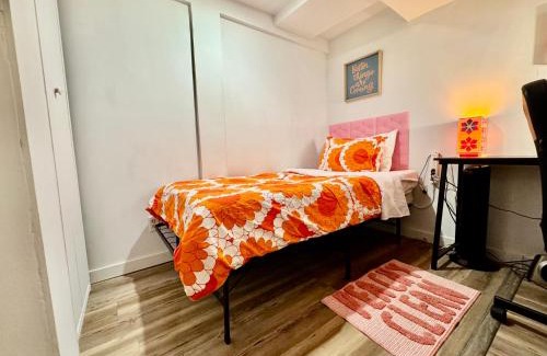 Rainier Valley House | Private Room on the 1st Floor with Shared Bathroom near Airport and Downtown Seattte