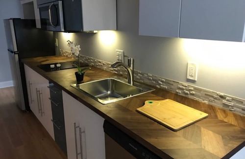 Danbury Apartment | Private Room W/Private Bathroom l Shared Kitchen