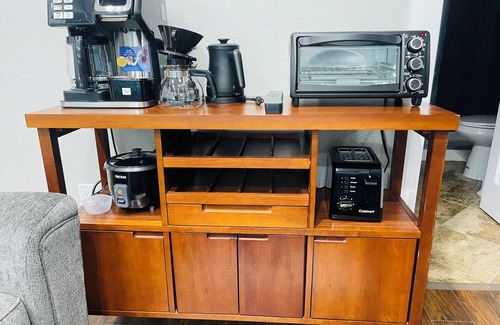 New Port Richey Apartment | Private room with private entrance, kitchenette, shared pool in New Port Richey