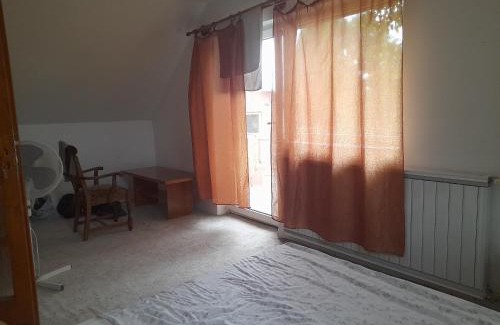 Ferihegy House | Private room with balcony
