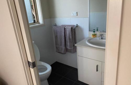 Wollongong CBD House | Private room with ensuite and parking close to Wollongong CBD