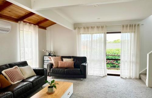 Glenfield House | Private room with separate bathroom and carpark