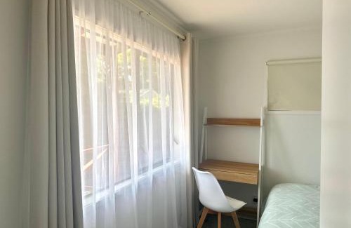 Glenfield House | Private room with separate bathroom and carpark