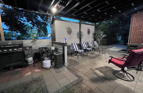 Oxon Hill-Glassmanor House | Private room with shared bathroom
