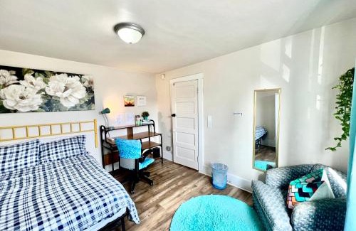 Rainier Valley House | Private Room with Shared Bathrooms and Air Conditioning 10 Minutes from SeaTac Airport