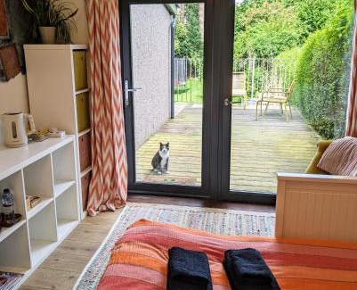 Longcroft House | Private room with terrace and free parking