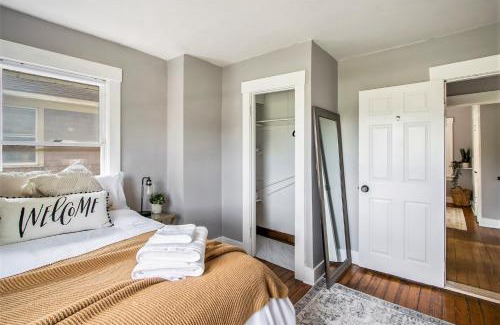 Vine House | Private Rooms Near WMU/K College, Blackout curtains, Close to Downtown!