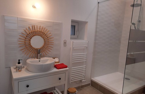 Le Blanc Bed & Breakfast | Private rooms with parking and electric charging
