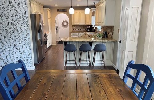 Grand Rapids House | Private sand beach, screen porch, spacious rooms, paddle boards and more!