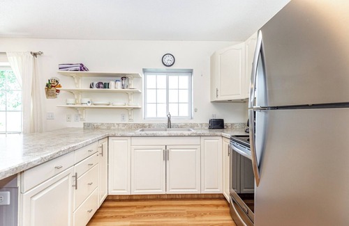 Pelican Rapids House | Private Sandy Beach - 5 Bedroom - 9 Bed MN Lake Home
