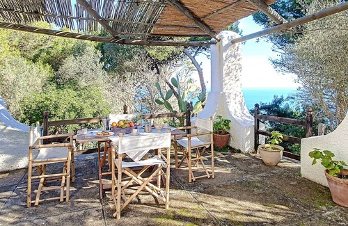 Castro Marina Ski Chalet | Private sea access garden house (house C)