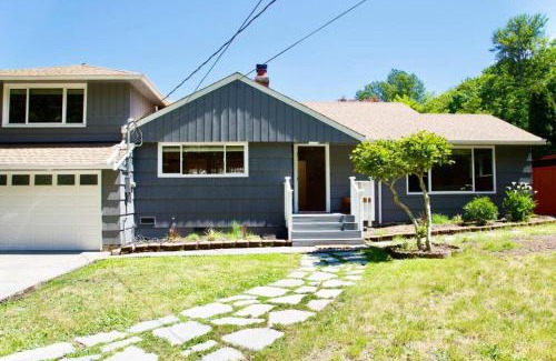 Rainier View House | Private Seattle Getaway Home Near Lake Washington!