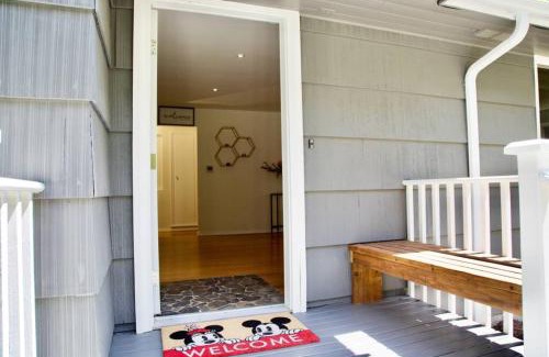 Rainier View House | Private Seattle Getaway Home Near Lake Washington!