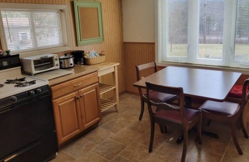 Town of Conesville Cottage | Private Secluded Mountain View Cottage w/Pond 15 minutes to Windham