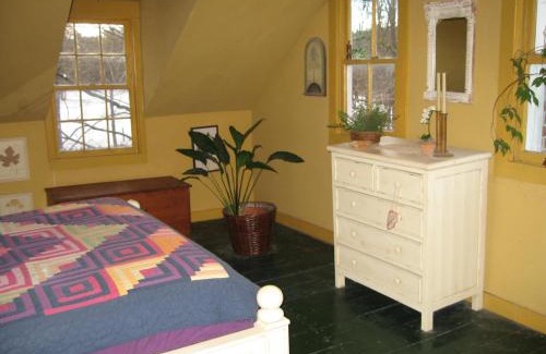 Clinton Corners Bed & Breakfast | Private setting on country farm near Rhinebeck