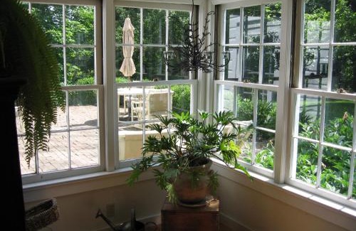 Clinton Corners Bed & Breakfast | Private setting on country farm near Rhinebeck