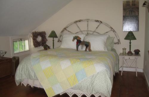 Clinton Corners Bed & Breakfast | Private setting on country farm near Rhinebeck