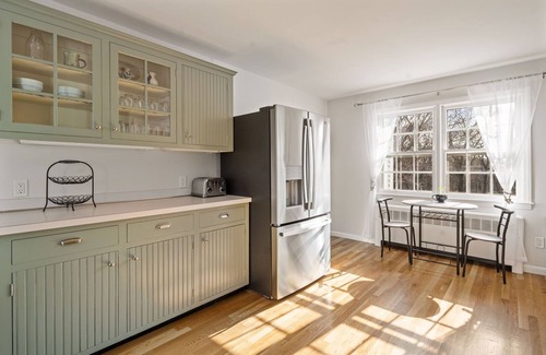 South Kingstown House | Private setting w/hiking trails, sleeps 13, a/c, minutes to area beaches