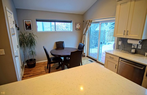 Avon House | Private single family home near Beaver Creek in quiet neighborhood w fenced yard
