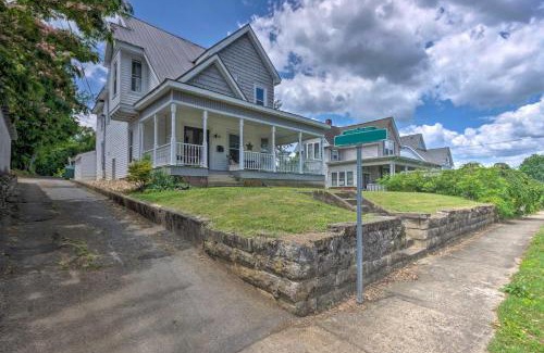 Bristol Apartment | Private Solar Hill Apartment in Downtown Bristol!