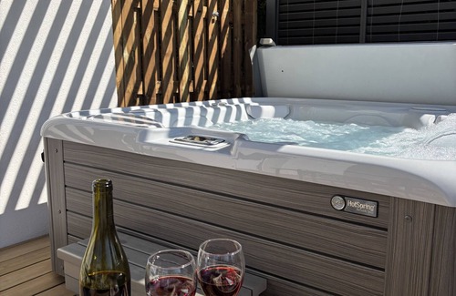 Pamfou House | Private spa & Polynesian escape 20 minutes from Fontainebleau - PrestigeLodges