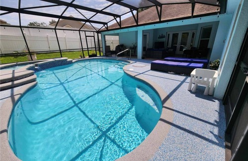 Clermont House | Private Spacious Room in Home, with Pool-The Oasis Room