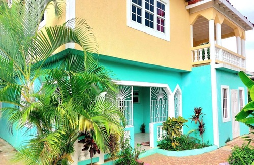 Orange Bay Apartment | Private Studio at the colorful Villa Anita, modern and spacious. Orange Bay.