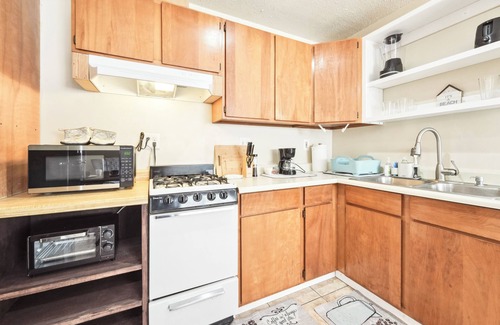 Marina House | Private Studio Retreat Near Beach & Monterey Bay!