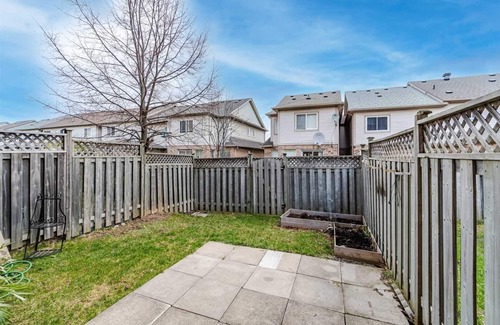 Brampton House | Private studio unit close to transit
