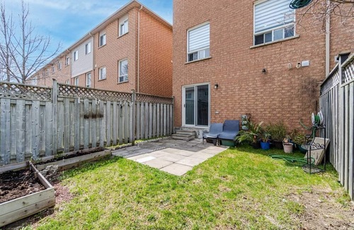 Brampton House | Private studio unit close to transit