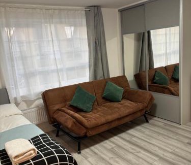 Moffat Apartment | private Studio with its own kitchen and bathroom
