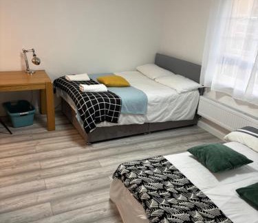 Moffat Apartment | private Studio with its own kitchen and bathroom